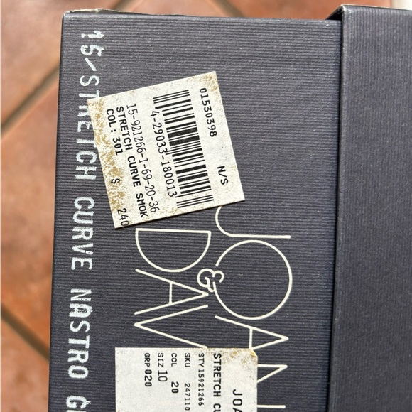 Joan & David Stretch Curve Nastro Gray Block Heel Pumps, Size 10 - Picture 5 of 5